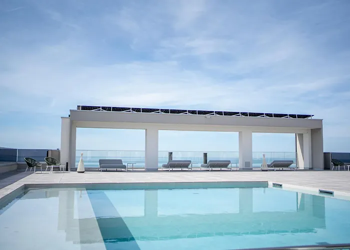 Diana Seafront Aparthotel 3*