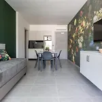 Diana Seafront מלון דירות 3*