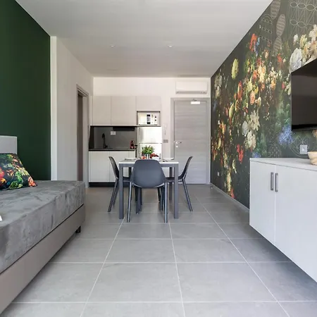 Diana Apartmanhotel 3*