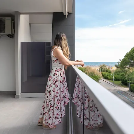 Ξενοδοχείο με διαμερίσματα Diana Seafront 3*