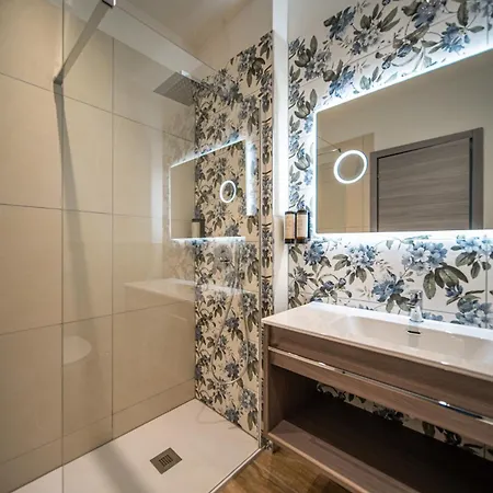 Diana アパートホテル